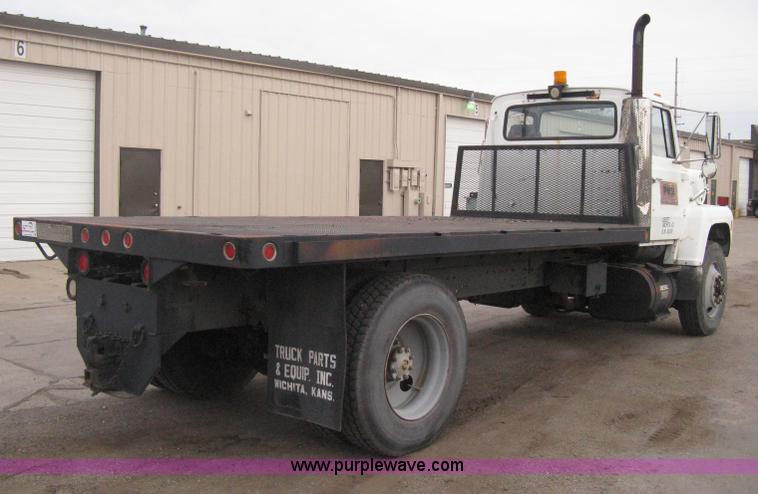 image for item B8449 1988 Ford L8000 flatbed truck