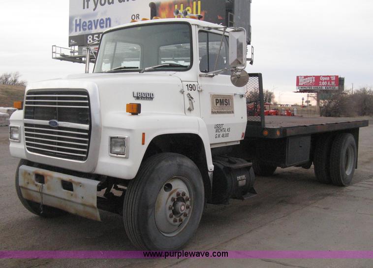 image for item B8449 1988 Ford L8000 flatbed truck