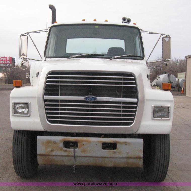 image for item B8449 1988 Ford L8000 flatbed truck