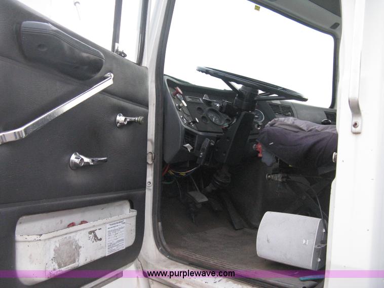 image for item B8449 1988 Ford L8000 flatbed truck