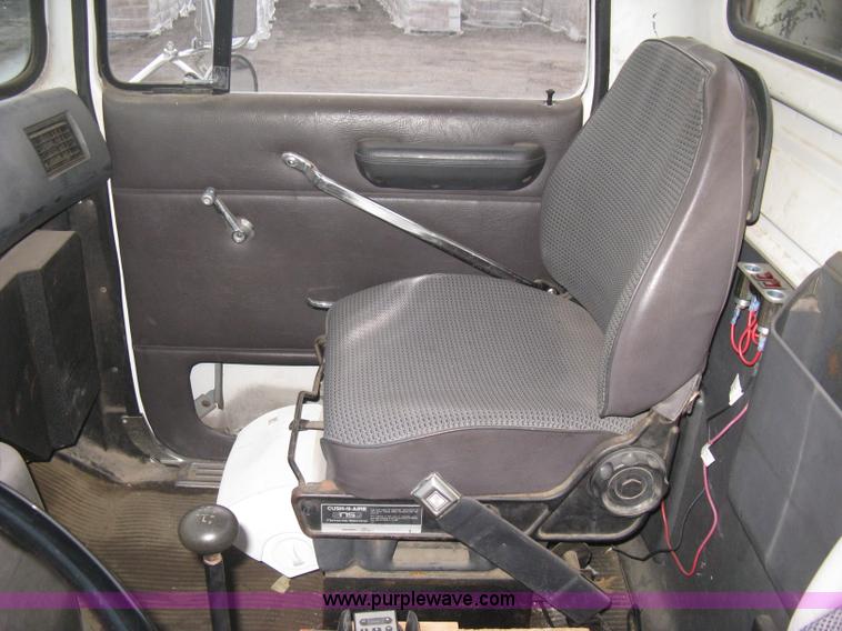 image for item B8449 1988 Ford L8000 flatbed truck