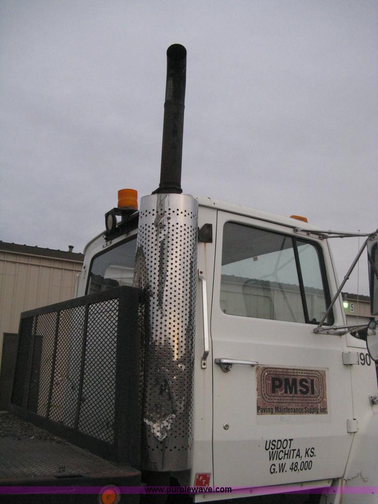 image for item B8449 1988 Ford L8000 flatbed truck