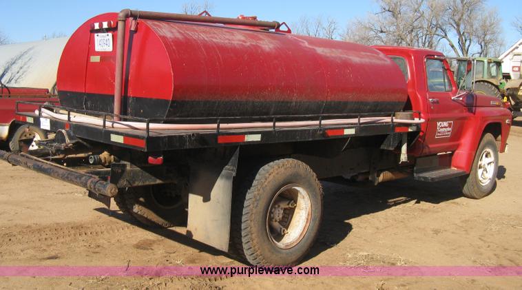 image for item B8450 1971 Ford F700 water truck