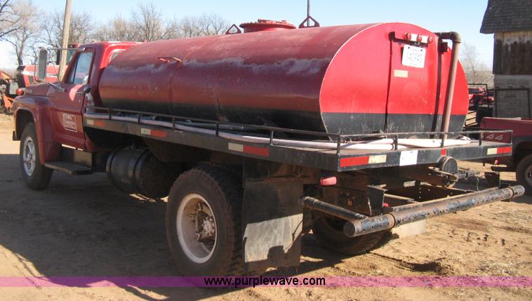 image for item B8450 1971 Ford F700 water truck