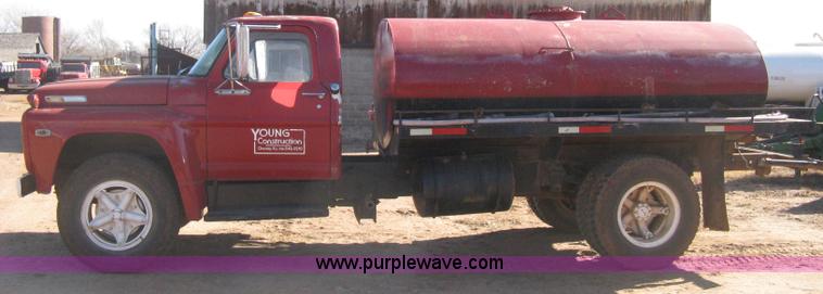 image for item B8450 1971 Ford F700 water truck