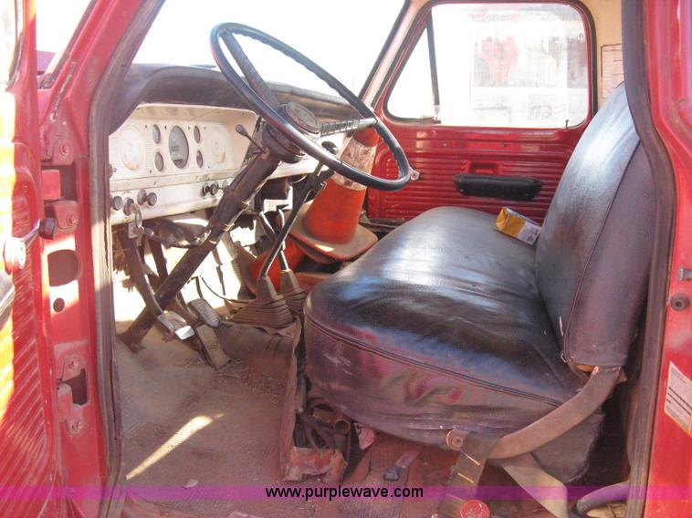 image for item B8450 1971 Ford F700 water truck