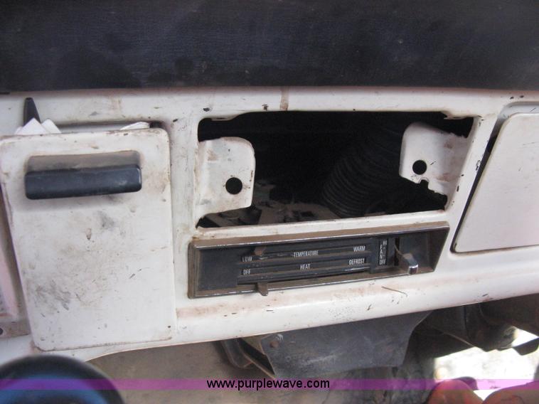 image for item B8450 1971 Ford F700 water truck