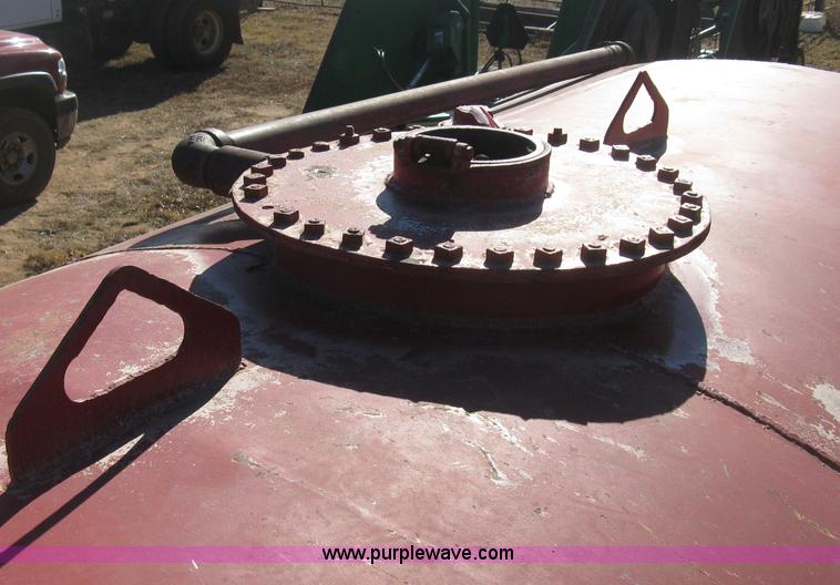 image for item B8450 1971 Ford F700 water truck