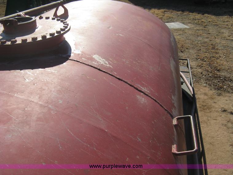 image for item B8450 1971 Ford F700 water truck