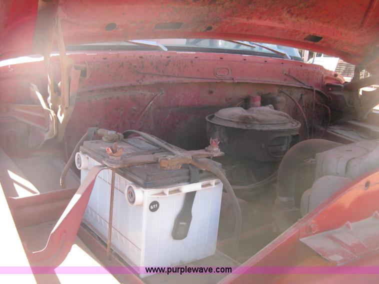 image for item B8450 1971 Ford F700 water truck