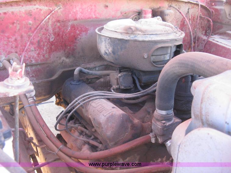image for item B8450 1971 Ford F700 water truck
