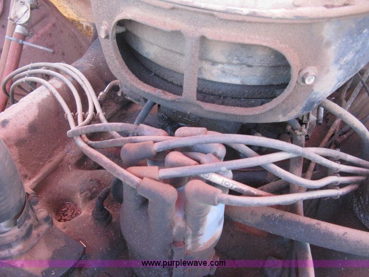 image for item B8450 1971 Ford F700 water truck