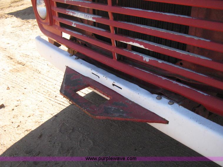 image for item B8450 1971 Ford F700 water truck
