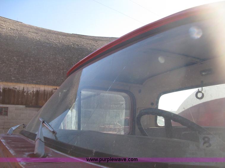 image for item B8450 1971 Ford F700 water truck