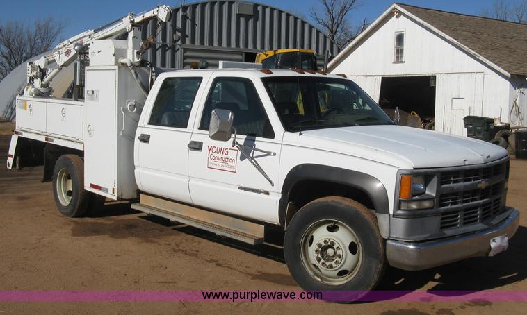 image for item B8452 1994 Chevrolet 3500 Crew Cab utility truck