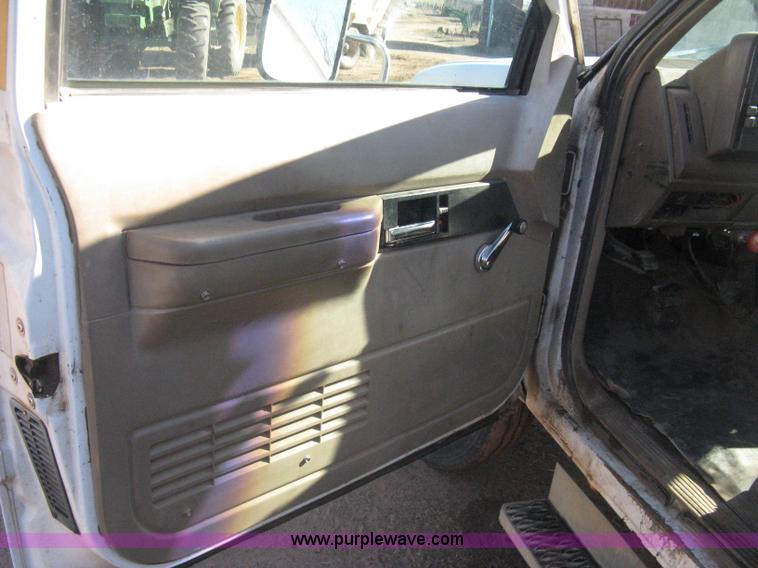 image for item B8452 1994 Chevrolet 3500 Crew Cab utility truck