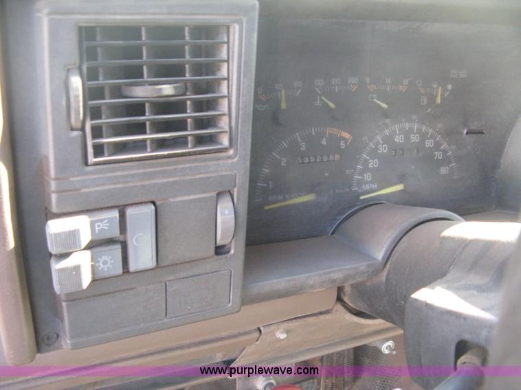 image for item B8452 1994 Chevrolet 3500 Crew Cab utility truck