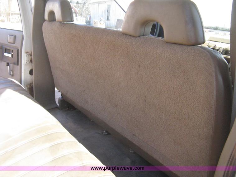 image for item B8452 1994 Chevrolet 3500 Crew Cab utility truck