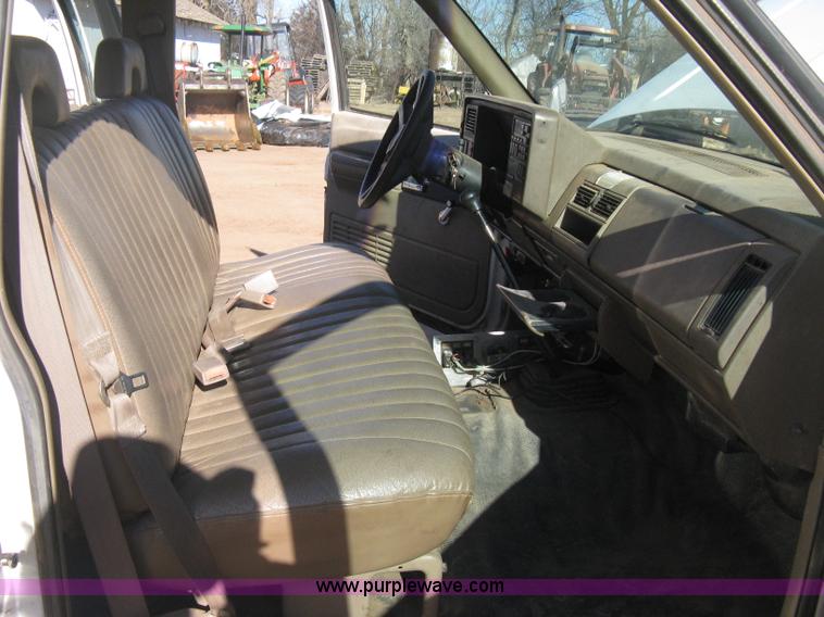 image for item B8452 1994 Chevrolet 3500 Crew Cab utility truck