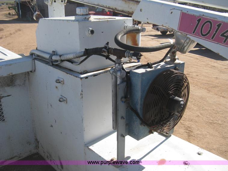 image for item B8452 1994 Chevrolet 3500 Crew Cab utility truck