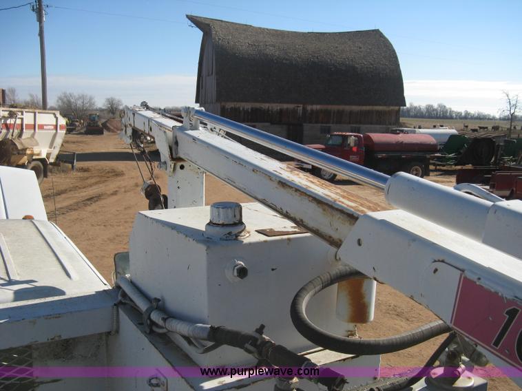 image for item B8452 1994 Chevrolet 3500 Crew Cab utility truck