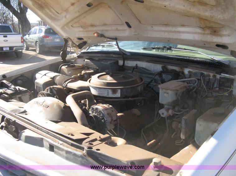 image for item B8452 1994 Chevrolet 3500 Crew Cab utility truck