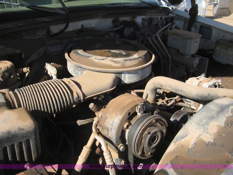 image for item B8452 1994 Chevrolet 3500 Crew Cab utility truck