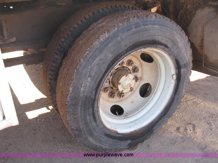 image for item B8452 1994 Chevrolet 3500 Crew Cab utility truck