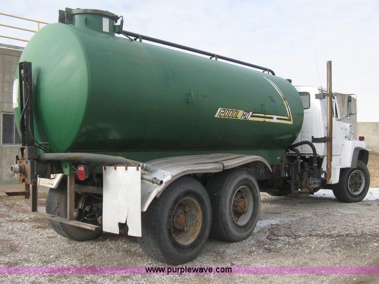image for item B8458 1986 Ford 8000 sludge tanker truck