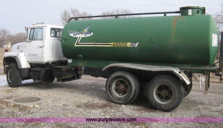 image for item B8458 1986 Ford 8000 sludge tanker truck