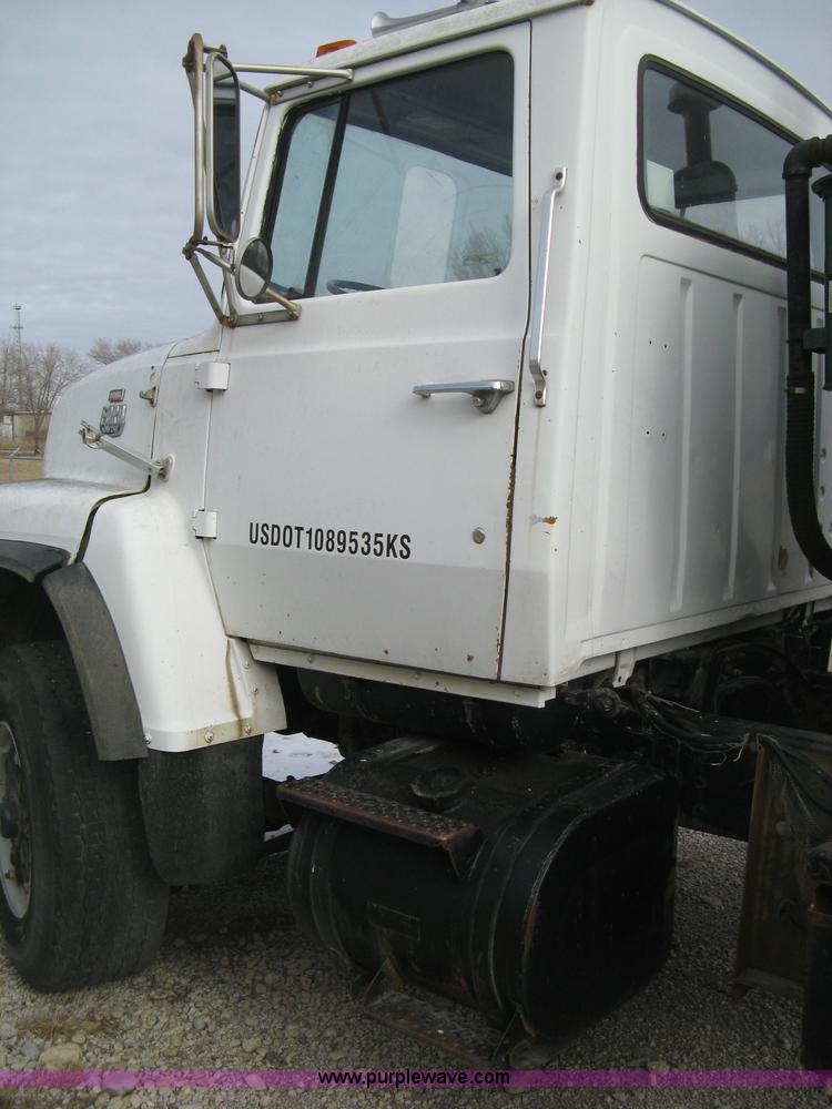 image for item B8458 1986 Ford 8000 sludge tanker truck