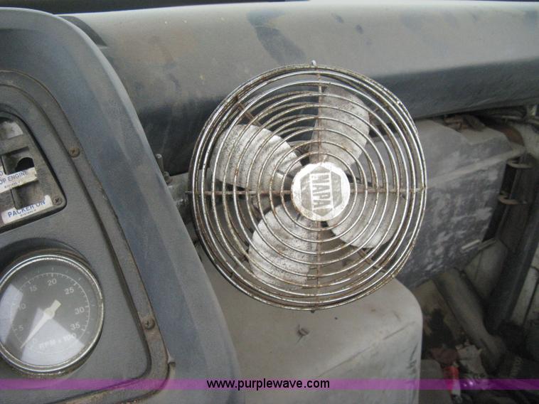 image for item B8458 1986 Ford 8000 sludge tanker truck