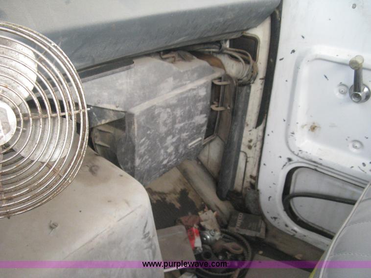 image for item B8458 1986 Ford 8000 sludge tanker truck