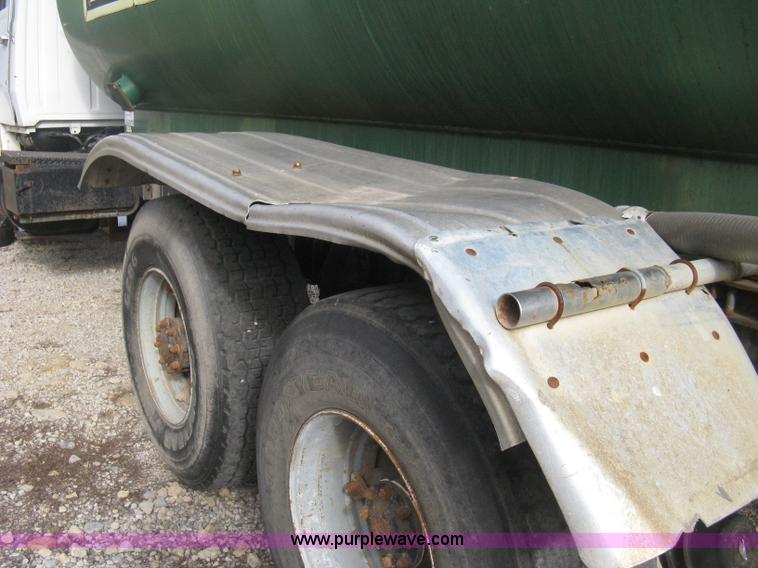 image for item B8458 1986 Ford 8000 sludge tanker truck