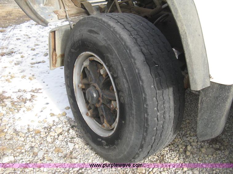 image for item B8458 1986 Ford 8000 sludge tanker truck