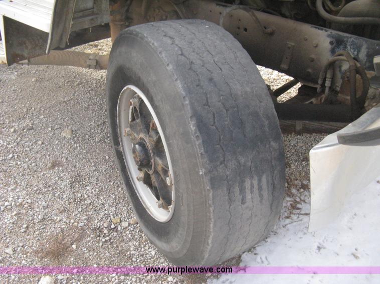 image for item B8458 1986 Ford 8000 sludge tanker truck