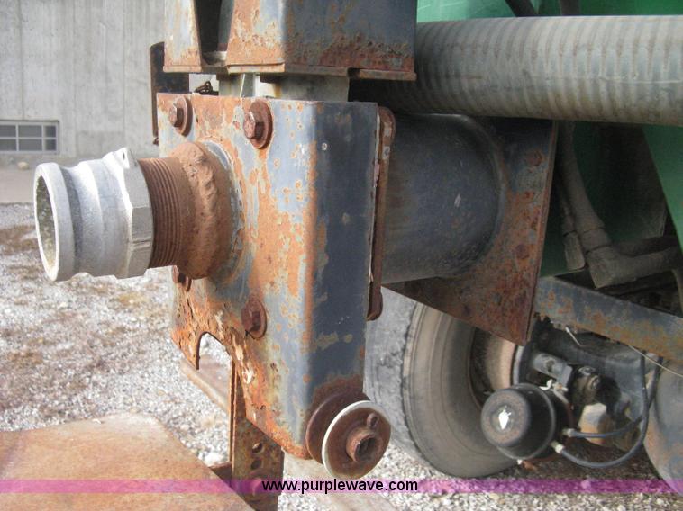 image for item B8458 1986 Ford 8000 sludge tanker truck