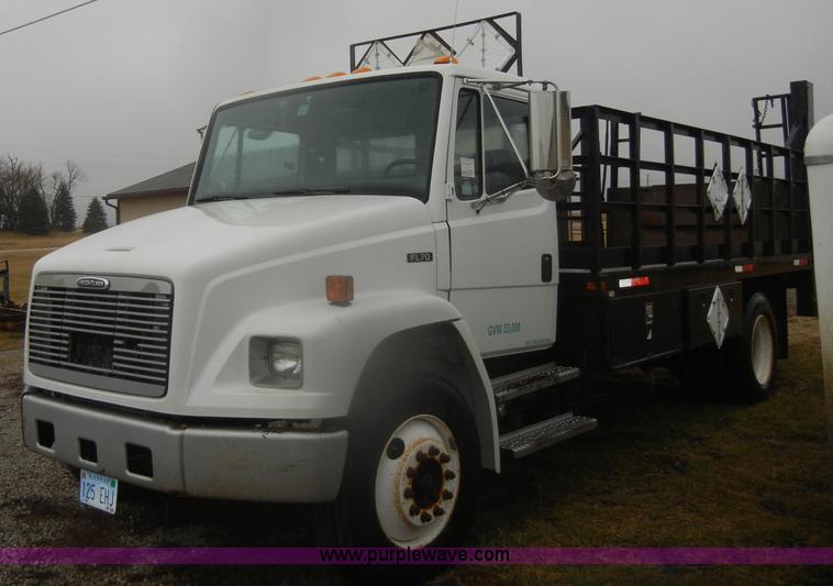 image for item D4561 2002 Freightliner FL70