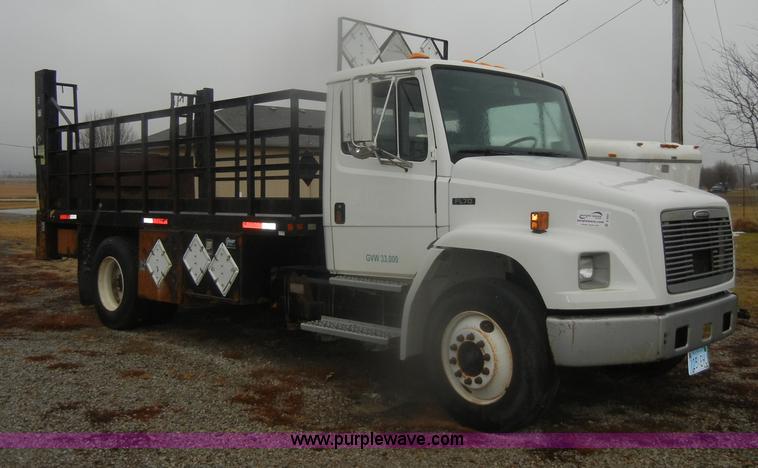 image for item D4561 2002 Freightliner FL70