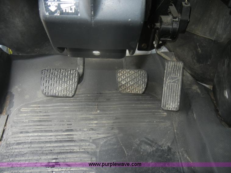 image for item D4561 2002 Freightliner FL70