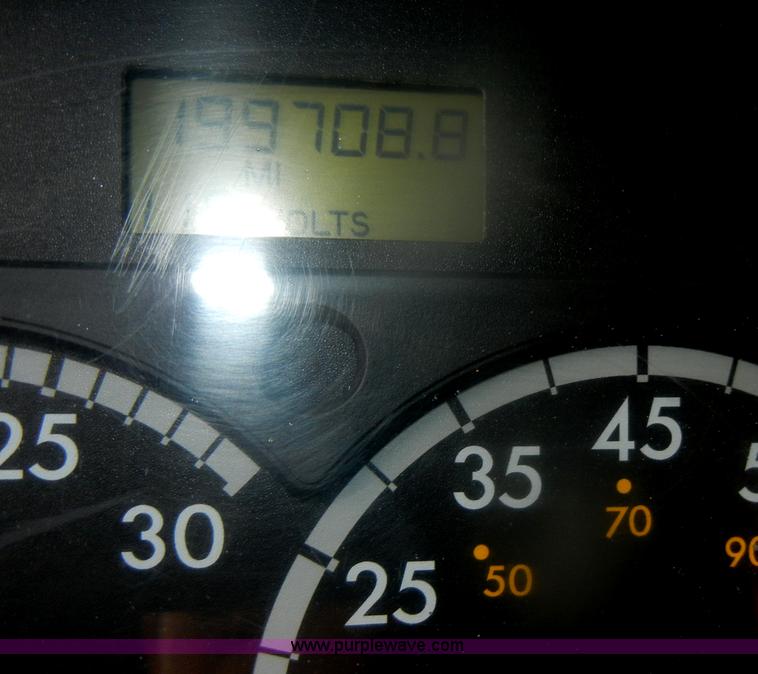 image for item D4561 2002 Freightliner FL70