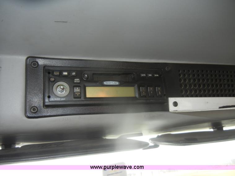 image for item D4561 2002 Freightliner FL70