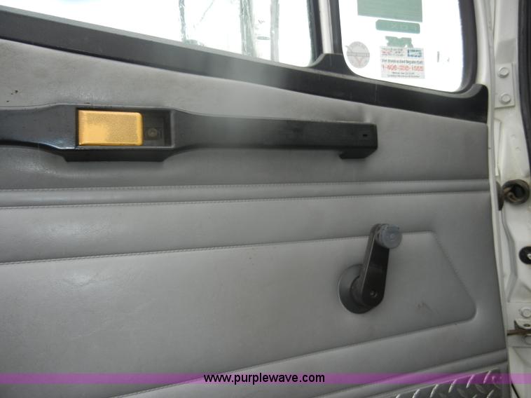 image for item D4561 2002 Freightliner FL70