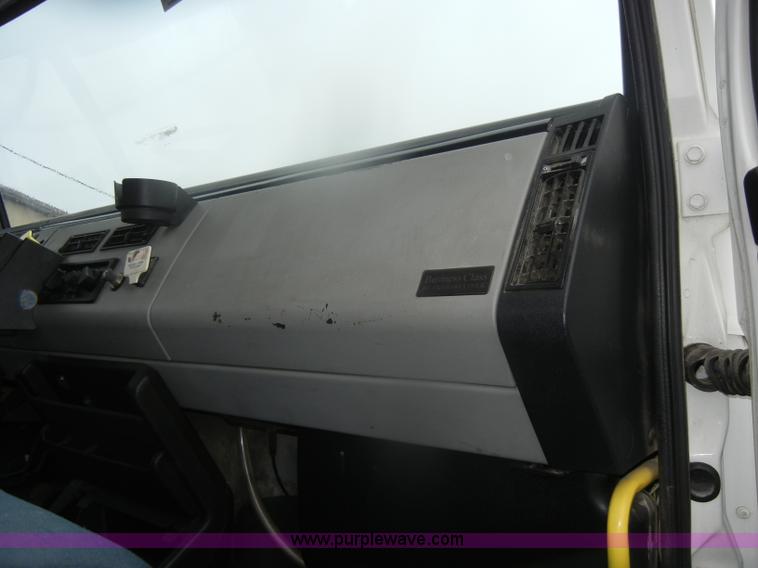 image for item D4561 2002 Freightliner FL70