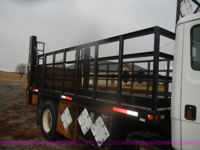 image for item D4561 2002 Freightliner FL70