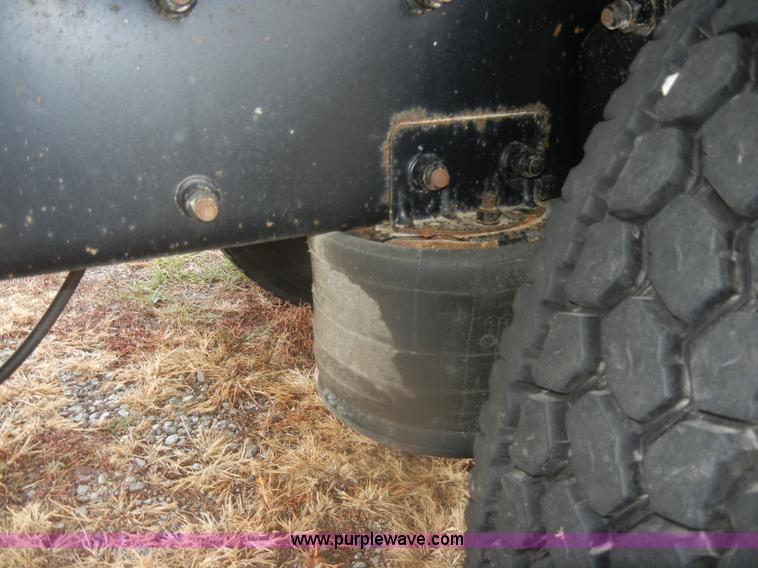 image for item D4561 2002 Freightliner FL70