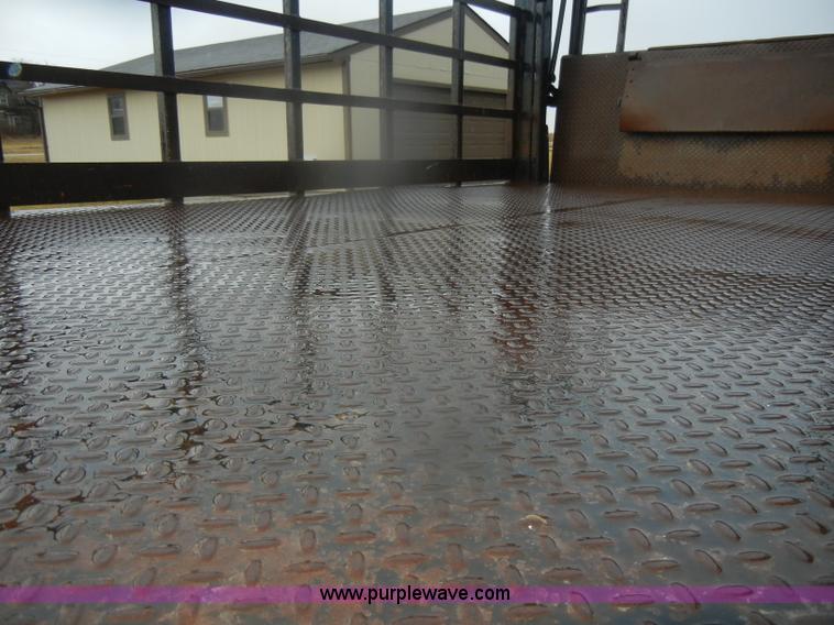 image for item D4561 2002 Freightliner FL70