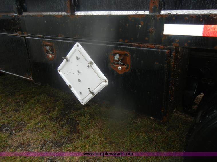 image for item D4561 2002 Freightliner FL70