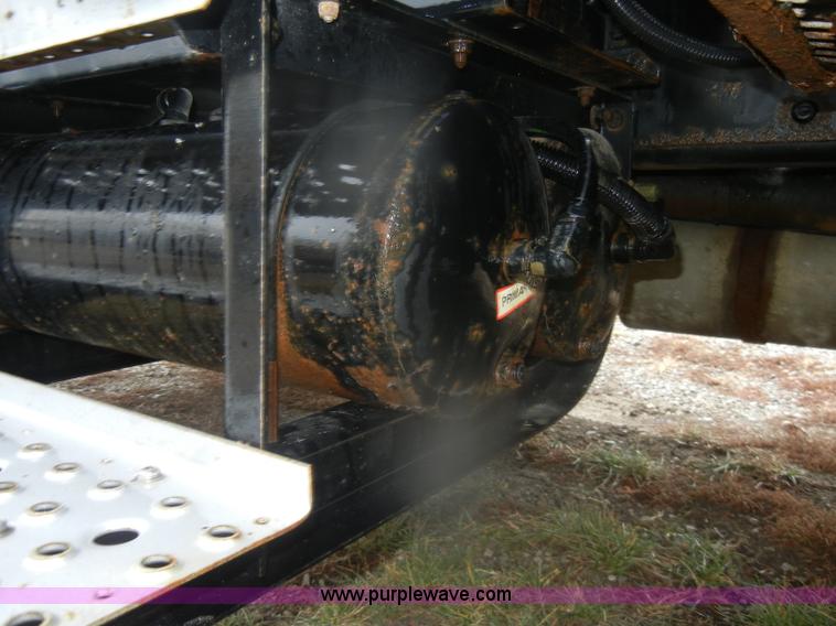 image for item D4561 2002 Freightliner FL70