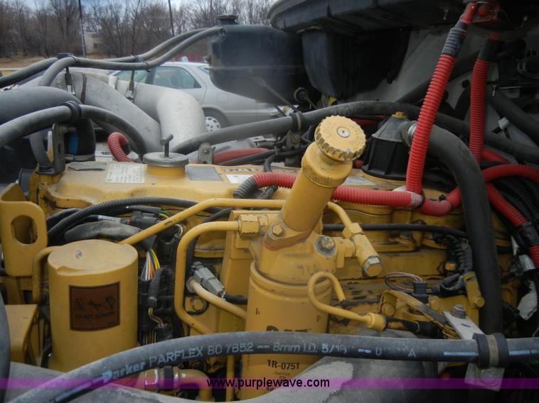 image for item D4561 2002 Freightliner FL70